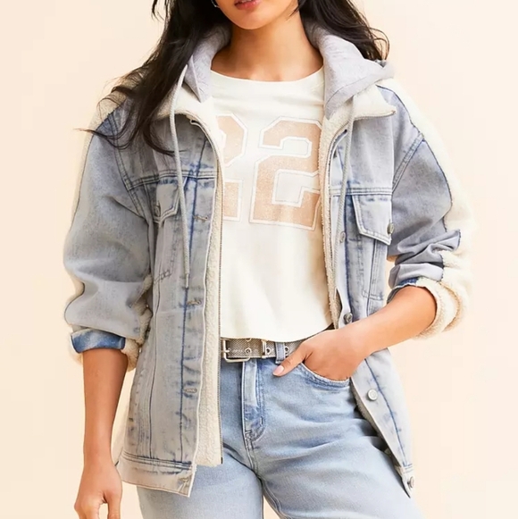 Light Blue Jean Jacket with Cream Lining - Picture 4 of 10